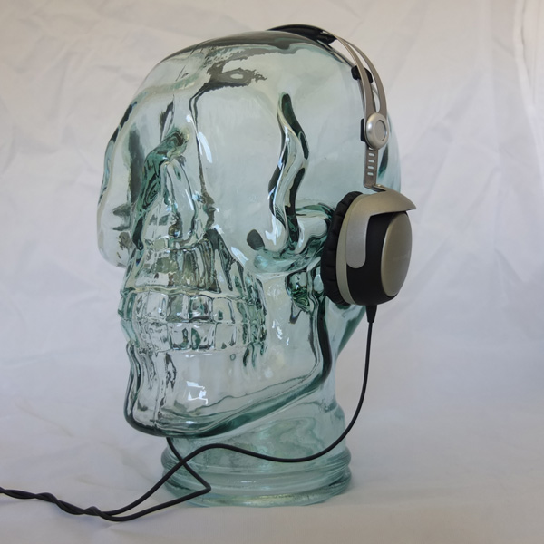 AMP3 Luxury Glass Skull Headphones Stand